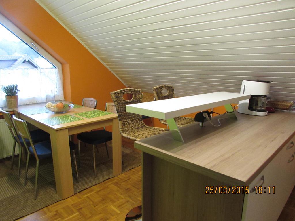 Eifel-Landhaus Ferienwohnungen "Em Gardestueffje" ميشرنيش الغرفة الصورة