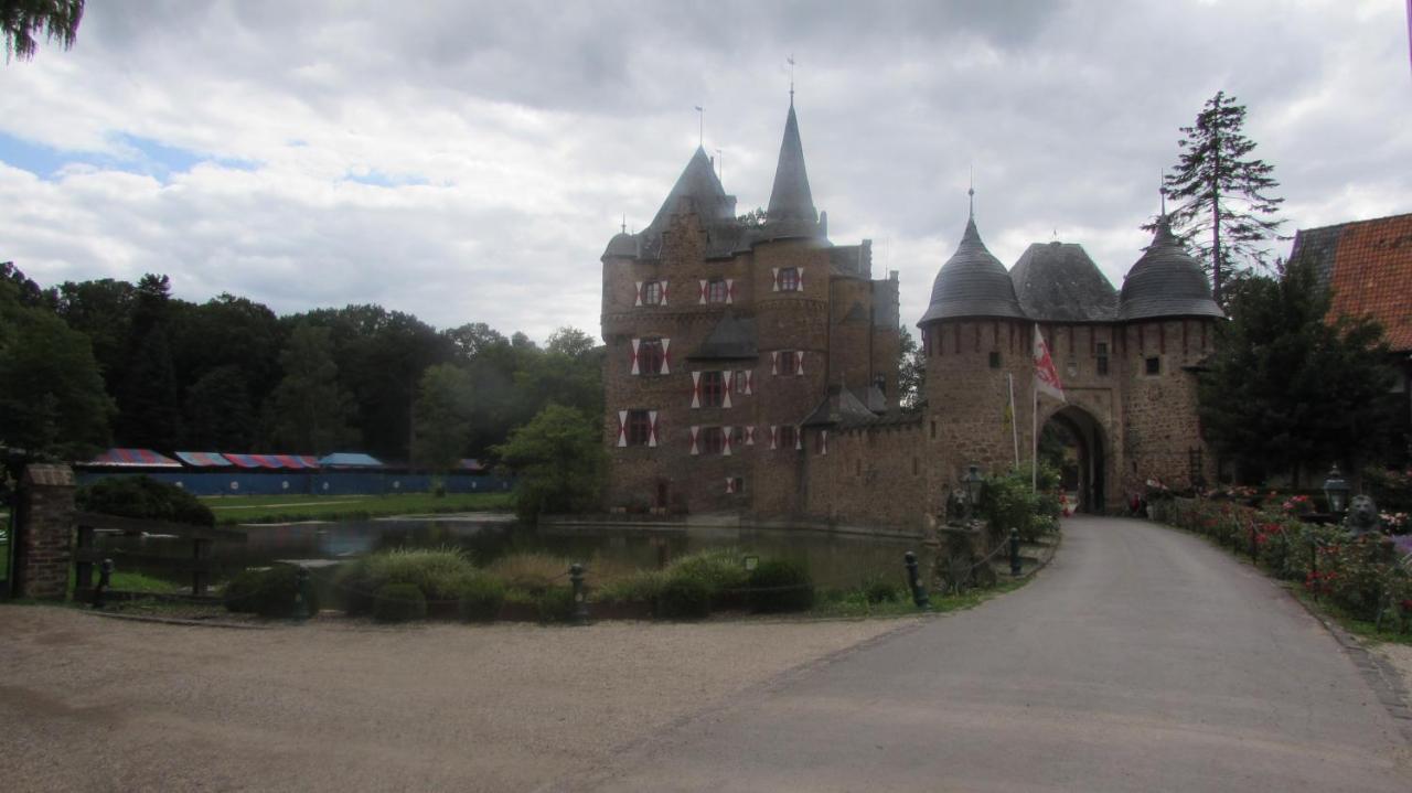 Eifel-Landhaus Ferienwohnungen "Em Gardestueffje" ميشرنيش المظهر الخارجي الصورة
